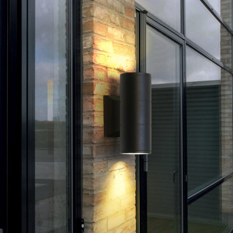 Outdoor wall lights that deals shine up and down