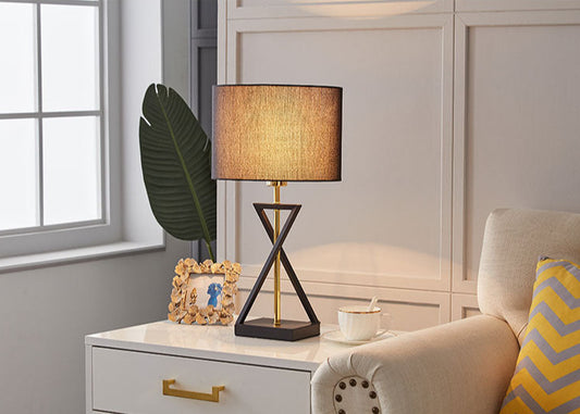 Creative Gold And Black Decoration Table Lamp